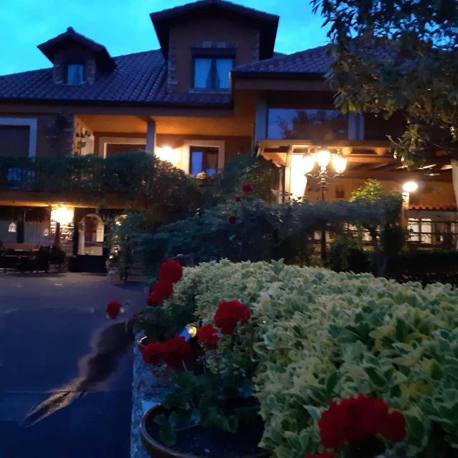 Hosteria Las Fuentes Rubayo ภายนอก รูปภาพ